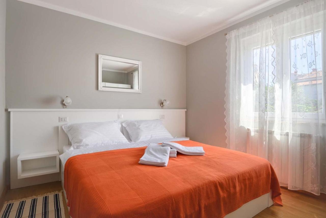 Villa Hope Apartments Porec Exterior photo