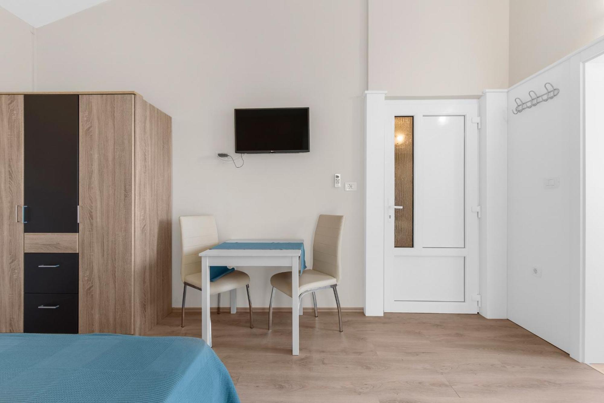 Villa Hope Apartments Porec Exterior photo