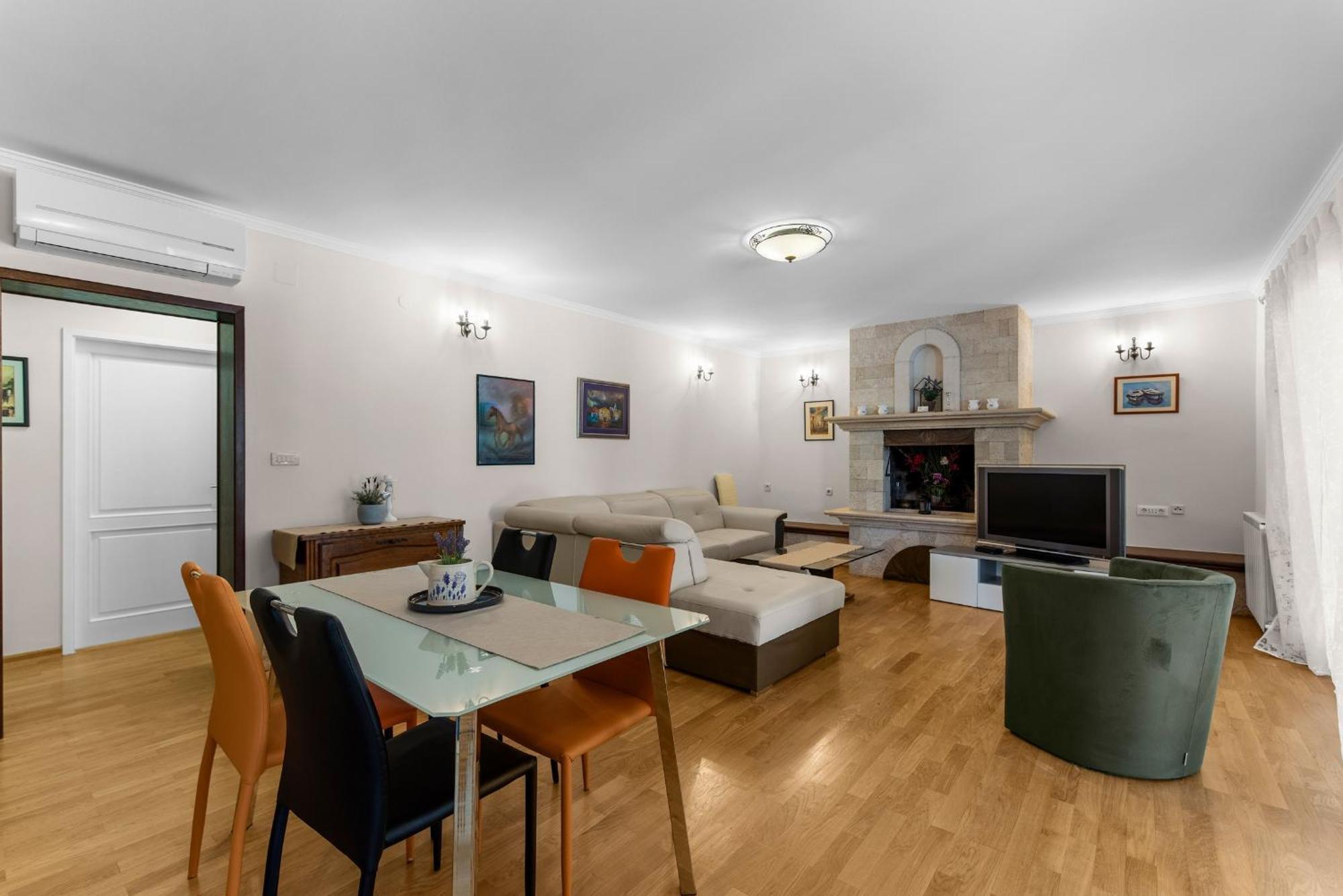 Villa Hope Apartments Porec Exterior photo