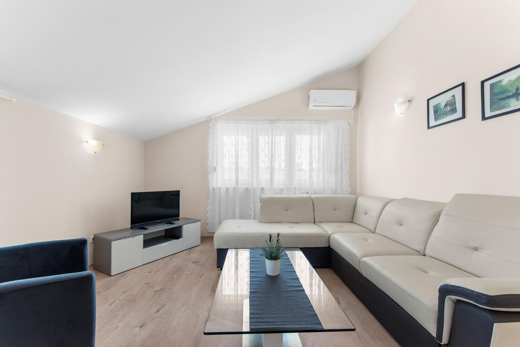 Villa Hope Apartments Porec Exterior photo
